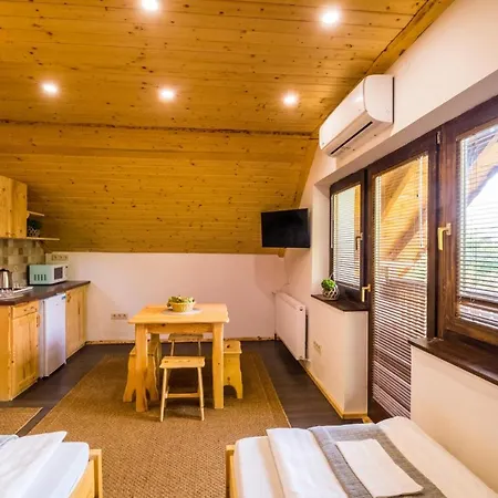 Tuenderkert Apartman Дебрецен Экстерьер фото