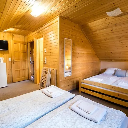 Tuenderkert Apartman Дебрецен Экстерьер фото