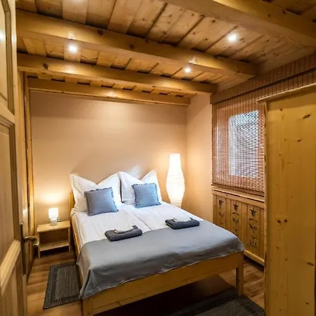 Tuenderkert Apartman Дебрецен Экстерьер фото