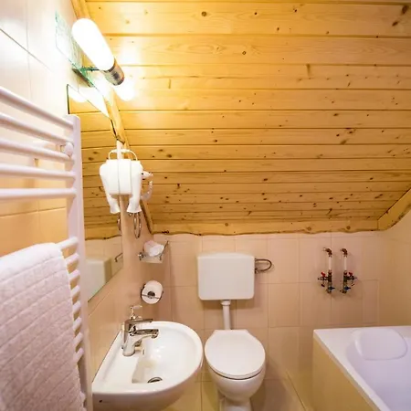 Tuenderkert Apartman Дебрецен Экстерьер фото