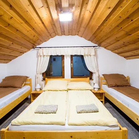 Tuenderkert Apartman Дебрецен Экстерьер фото