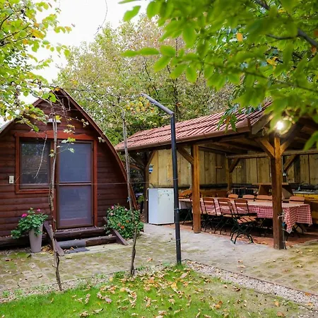 Tuenderkert Apartman Дебрецен Экстерьер фото