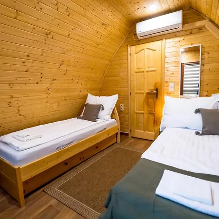 Tuenderkert Apartman Дебрецен Экстерьер фото