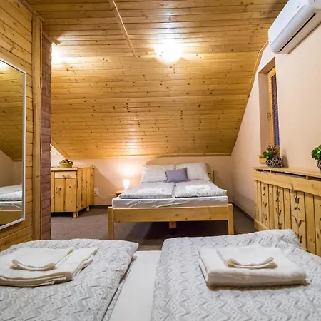 Tuenderkert Apartman Дебрецен Экстерьер фото