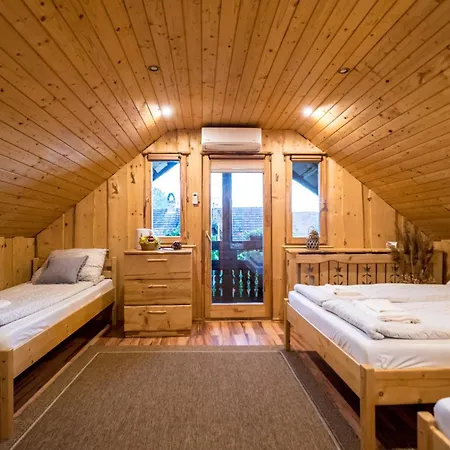 Tuenderkert Apartman Дебрецен Экстерьер фото